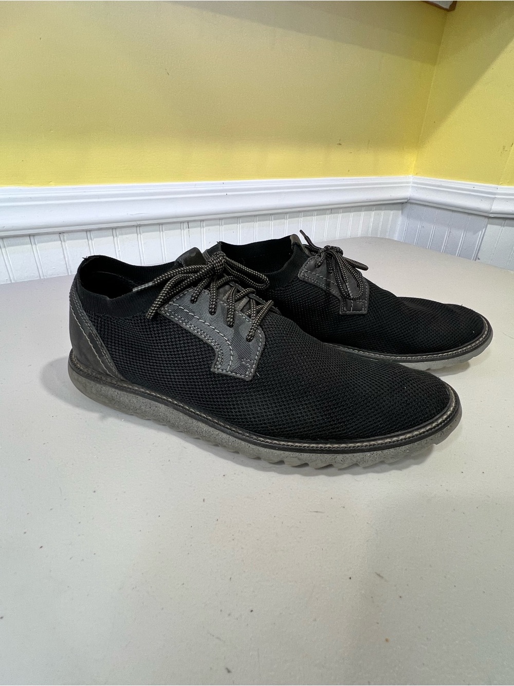 Johnson and Murphy Black Mesh Lace-Up Oxfords with Gray Accents